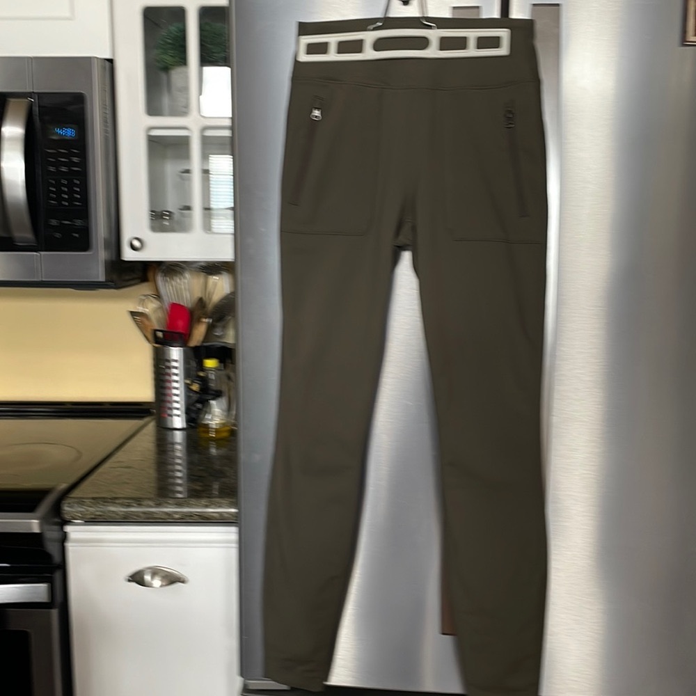 The North face joggers / hiking leggings in Army Green